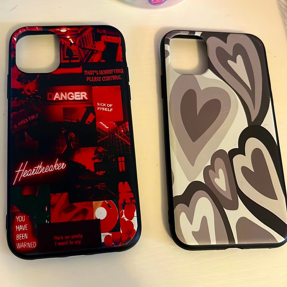 2 iPhone 11 cases